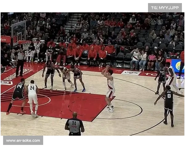 杨翰森单节爆发14分 三分连中脚步梦幻传球惊艳全场 杨翰森单节爆发14分 三分连中脚步梦幻传球惊艳全场